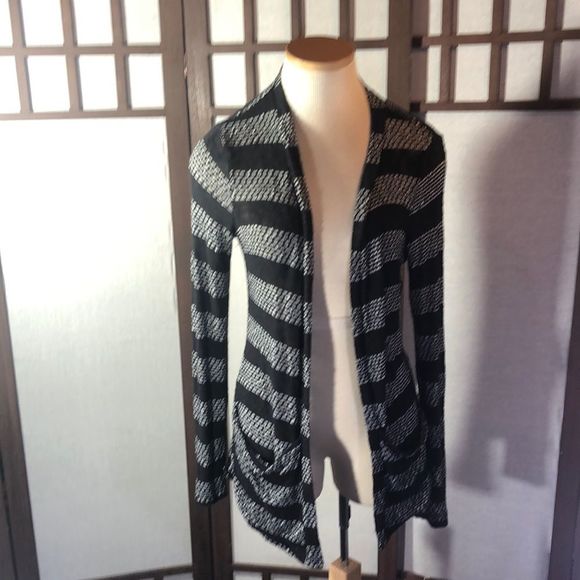Black and white striped cardigan/Soulmates/size medium/2 pockets in front/open - Picture 1 of 12